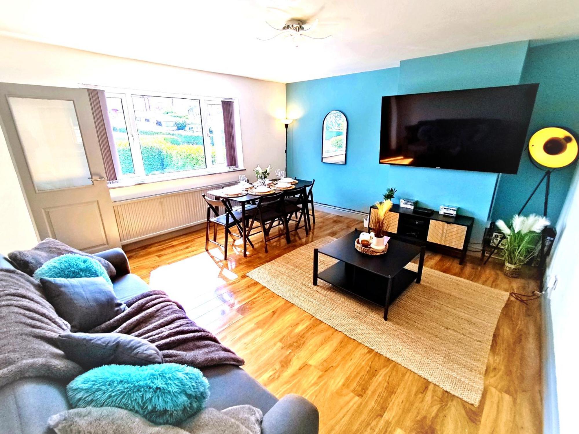 Comfortable 3 Bedrooms Leeds Beach House - Ideal For Family And Contractors - Free Parking For 2 Cars Ngoại thất bức ảnh