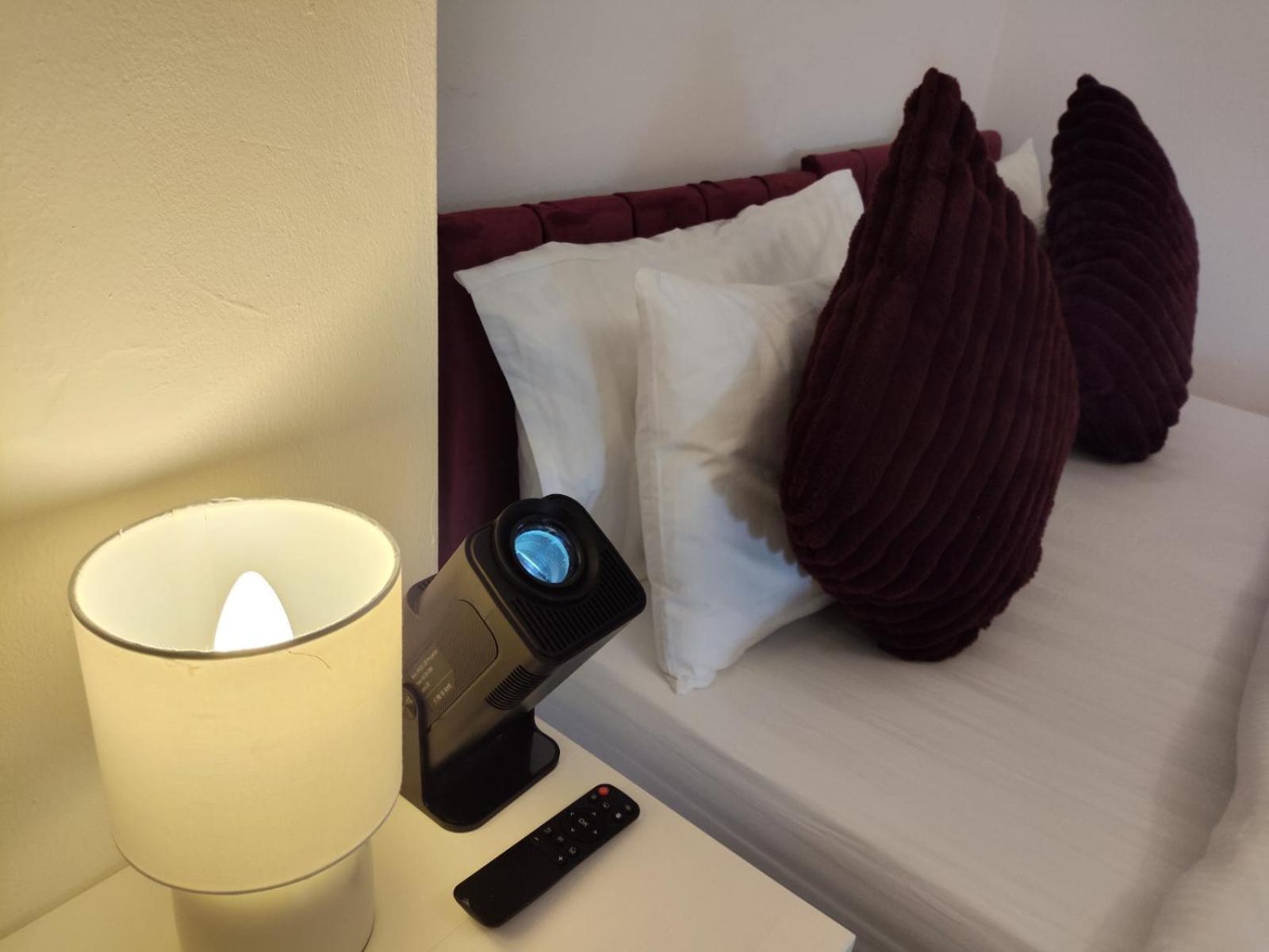 Comfortable 3 Bedrooms Leeds Beach House - Ideal For Family And Contractors - Free Parking For 2 Cars Ngoại thất bức ảnh
